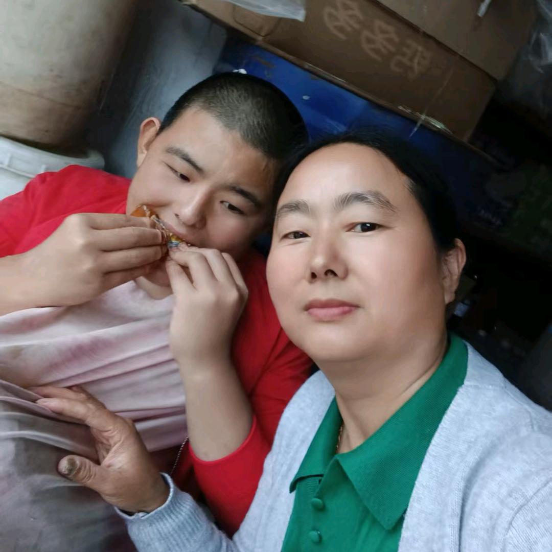 程琳与自闭症儿子早上9点20开播