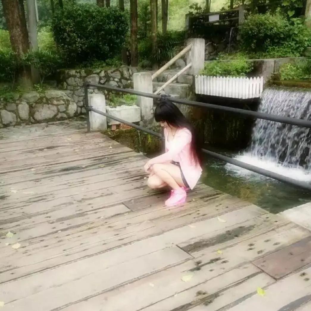 大眼娟娟妹