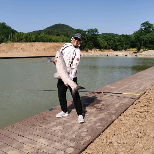 从小爱钓鱼