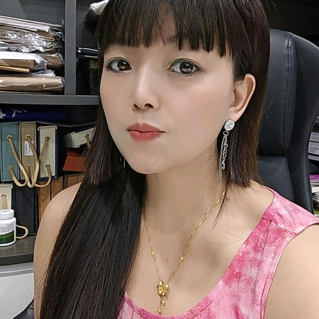在孝义定制服装的制衣姐