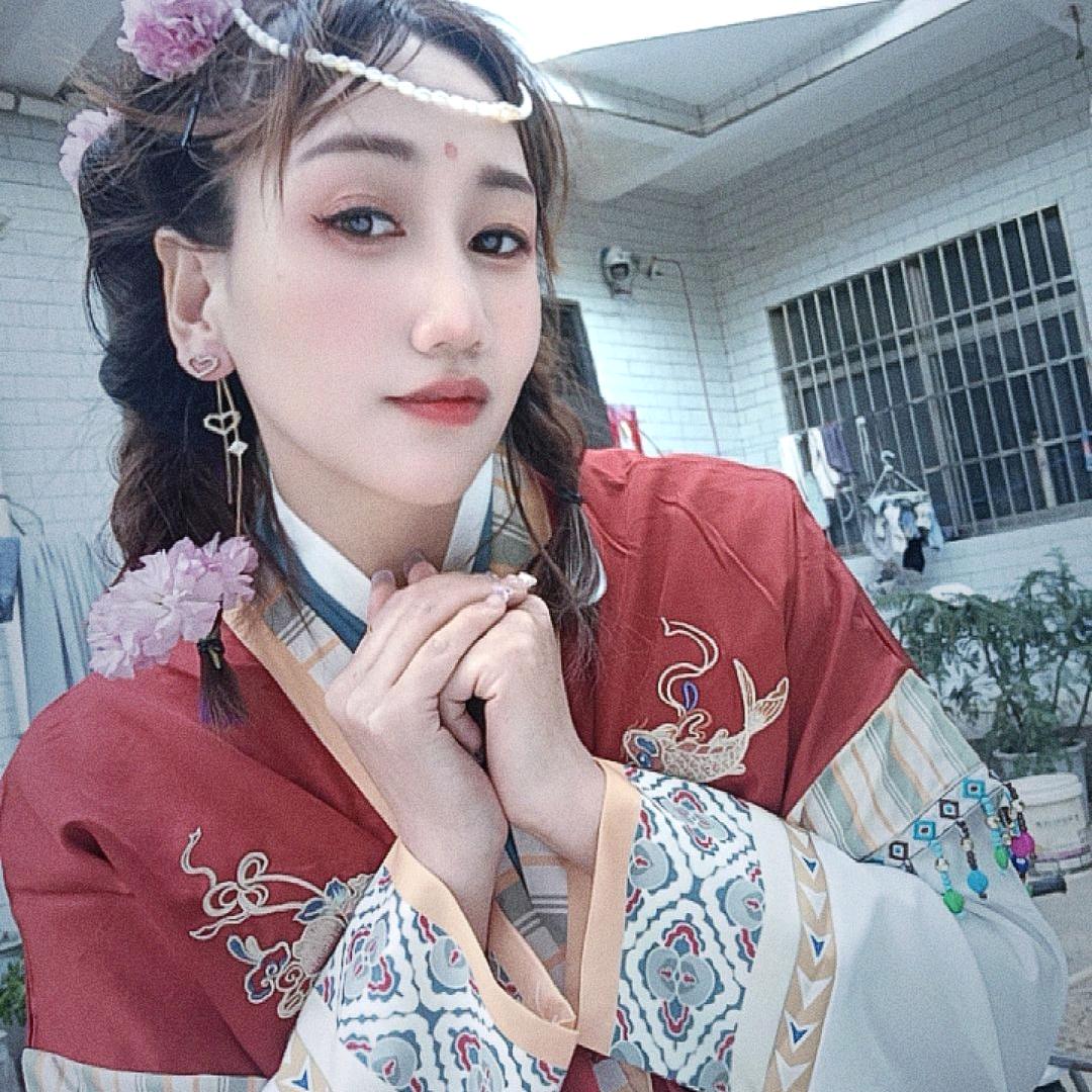 〆、萍  °
