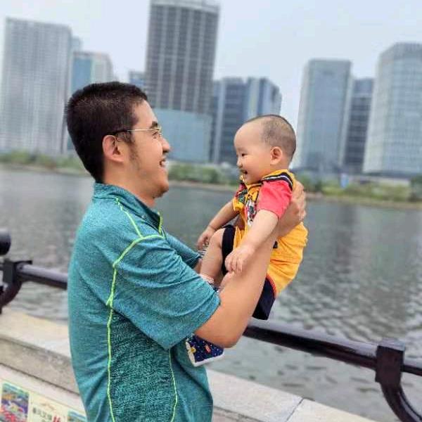 自媒体强哥说球