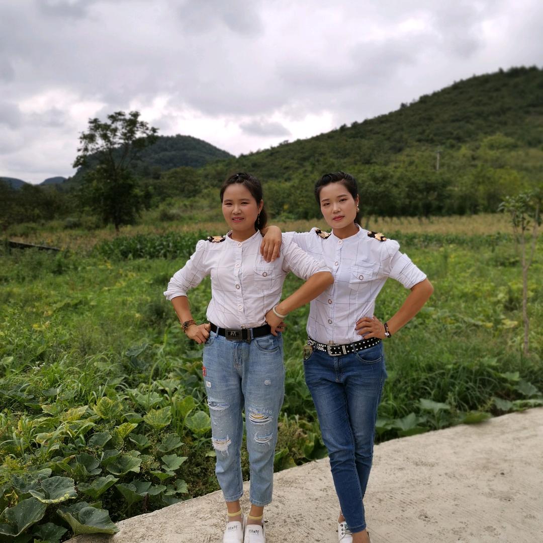 阮琴姐妹歌舞团