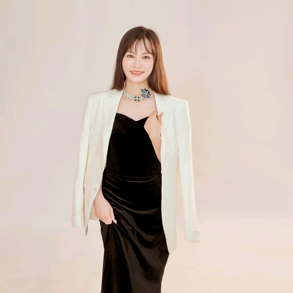 咸宁市小吴看房房地产顾问有限公司  菜菜