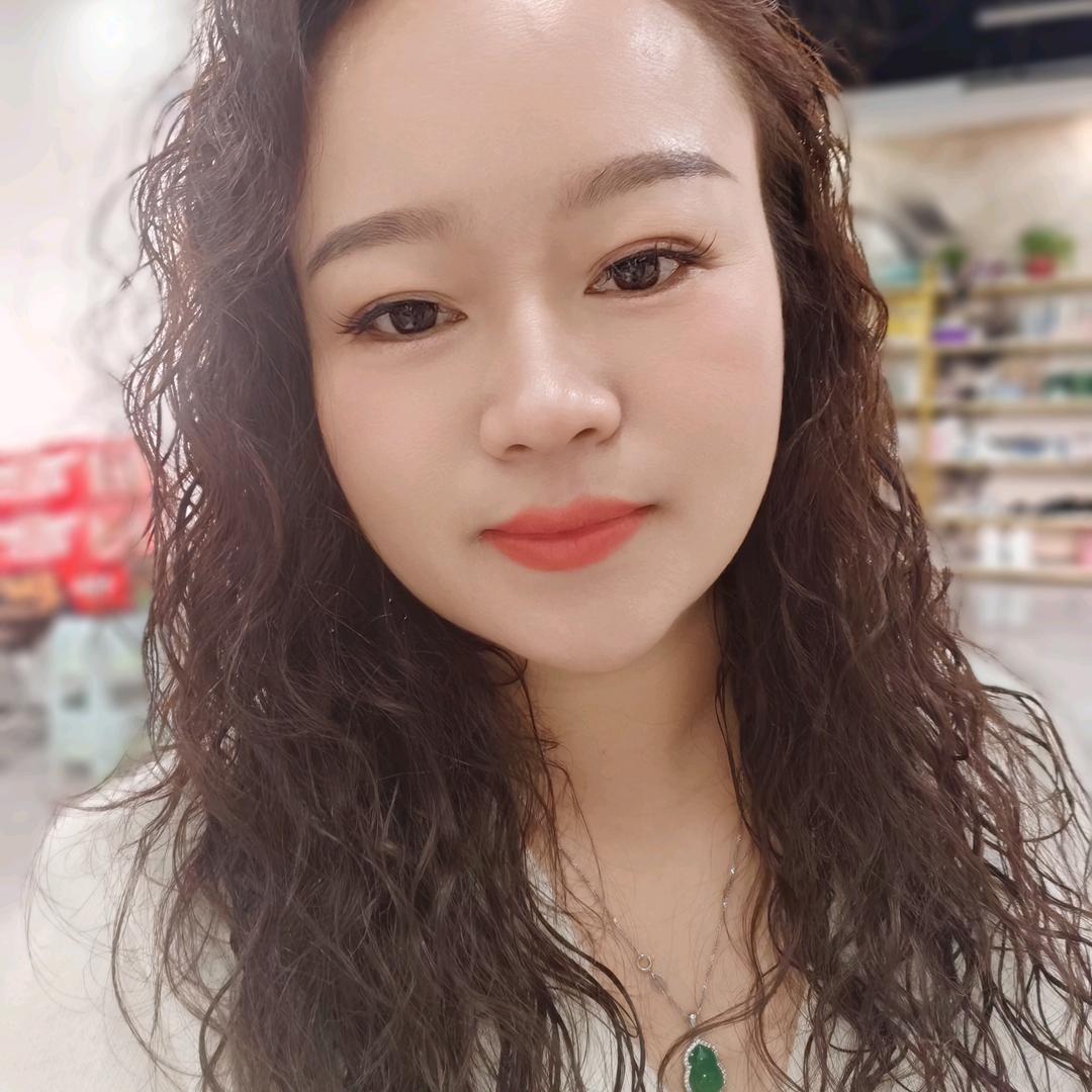 卖三明治的小姐姐