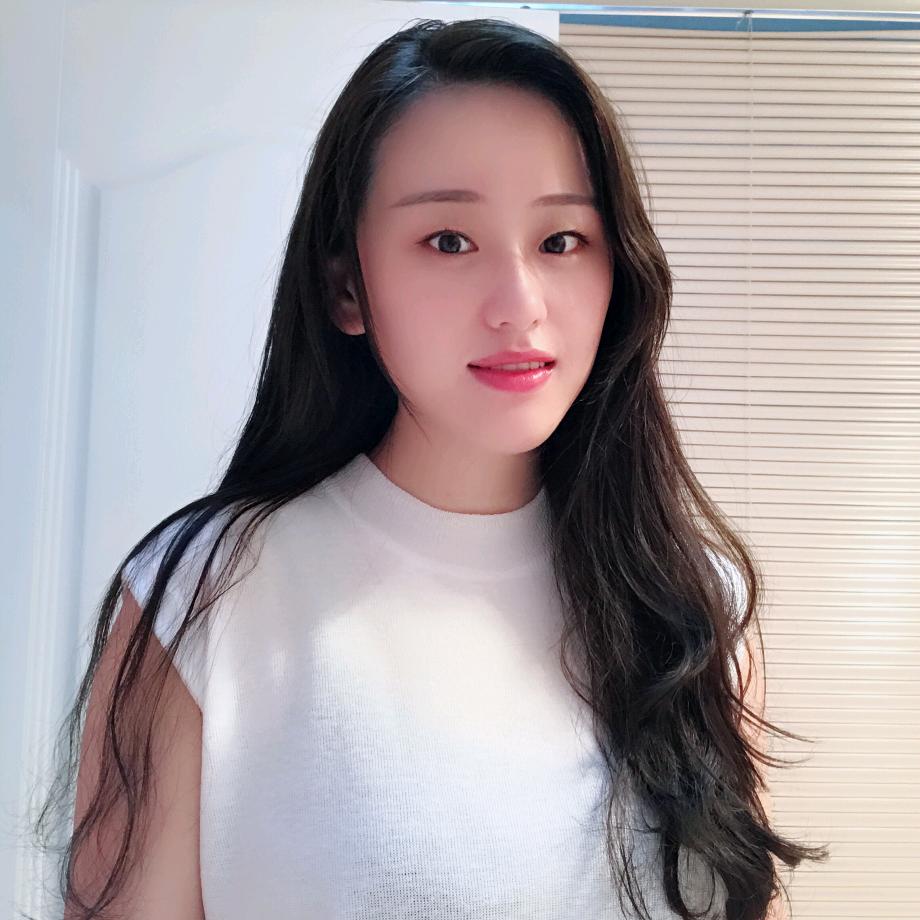微笑的单眼皮