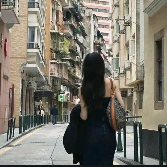 .小梨炖粥.