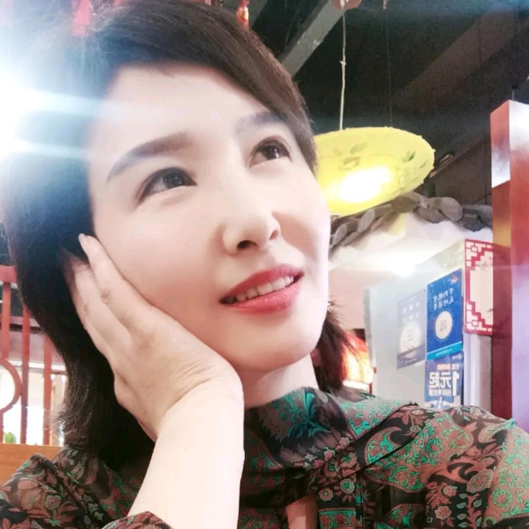 甜心。上午9点半直播