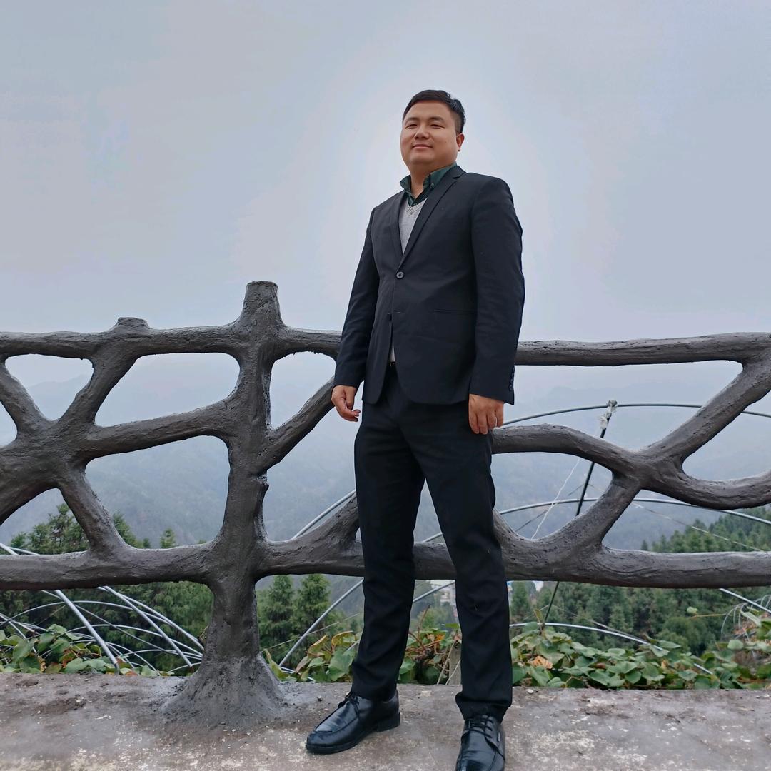 曾经的莫村长（莫忧）