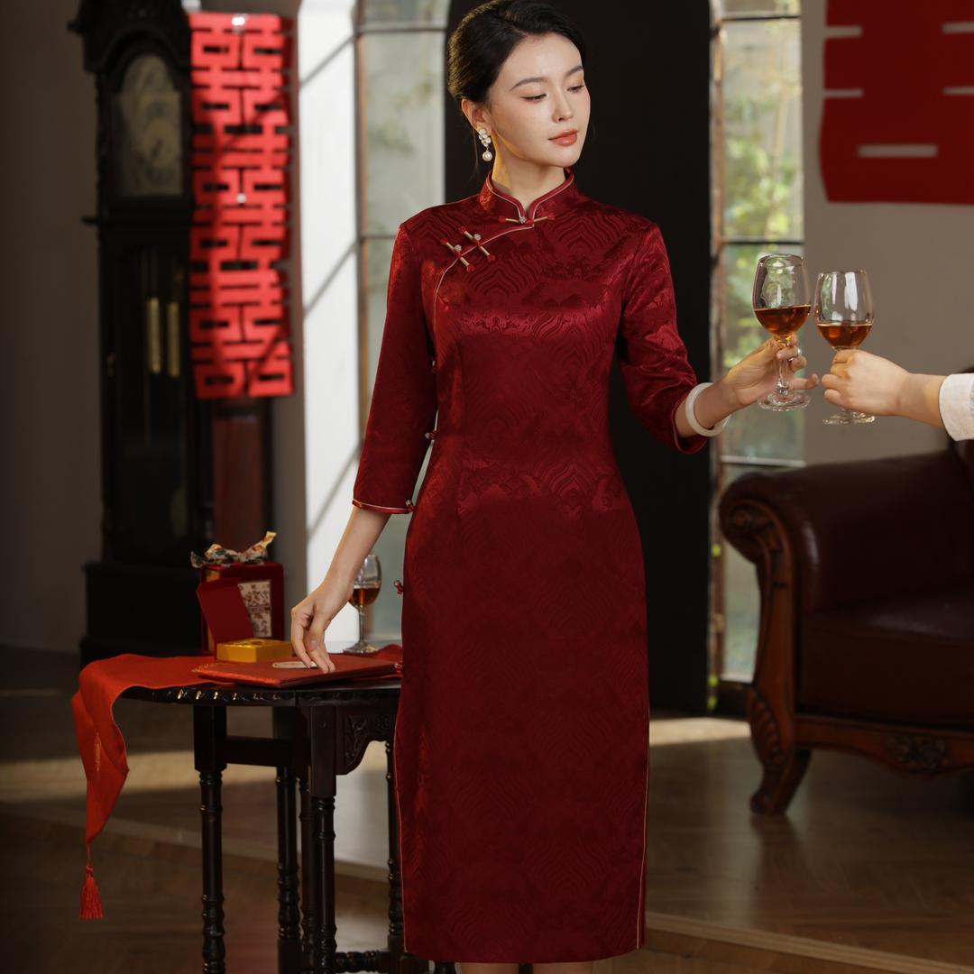 绯红衣服饰