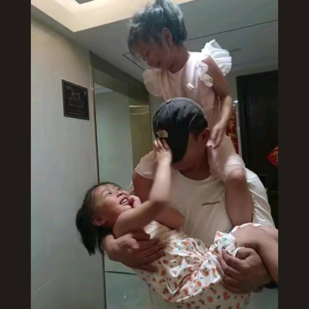 四宝爸（双胞胎带娃中）
