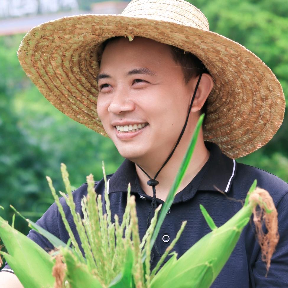 励志青年巴马寿乡胖罗