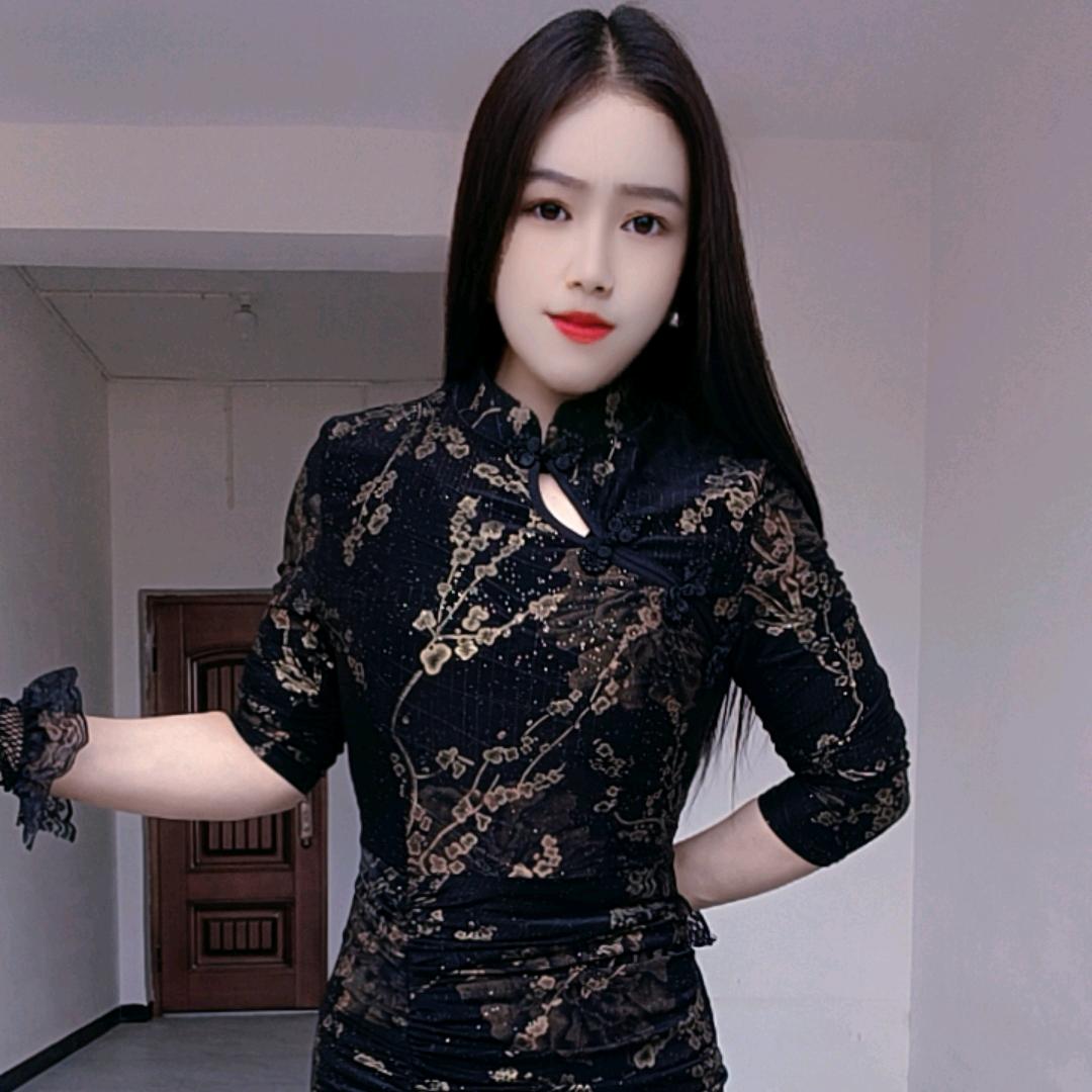 美丽前沿服装