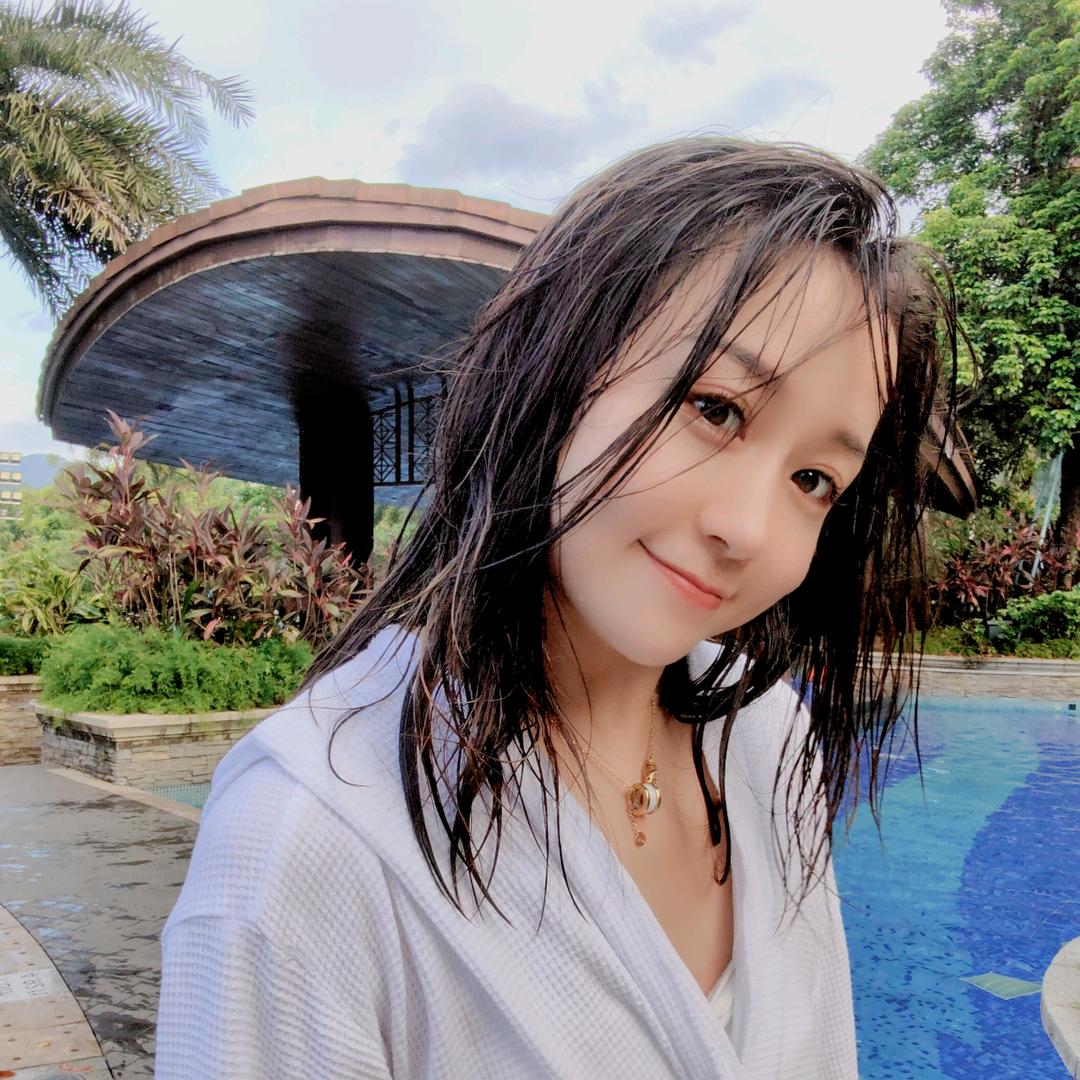 小虎牙妹