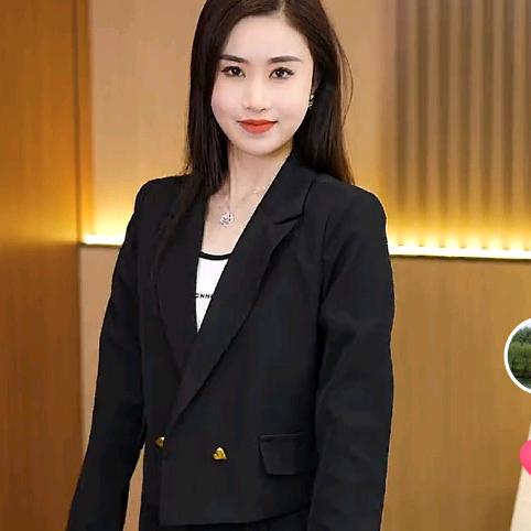 荷塘区卡蜜啦服饰商行女装穿搭