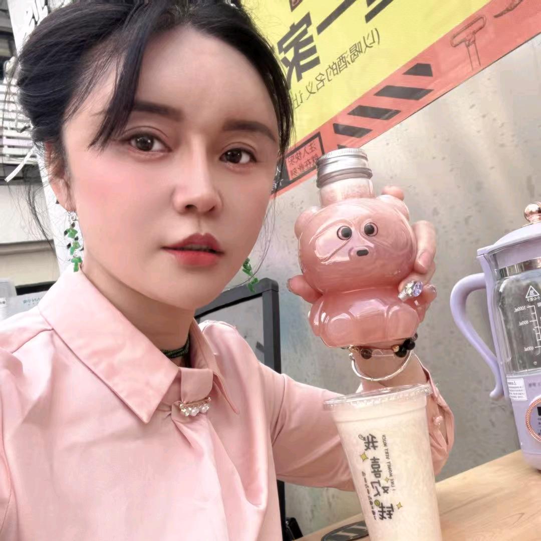 员蓉姐（负债励志前行)
