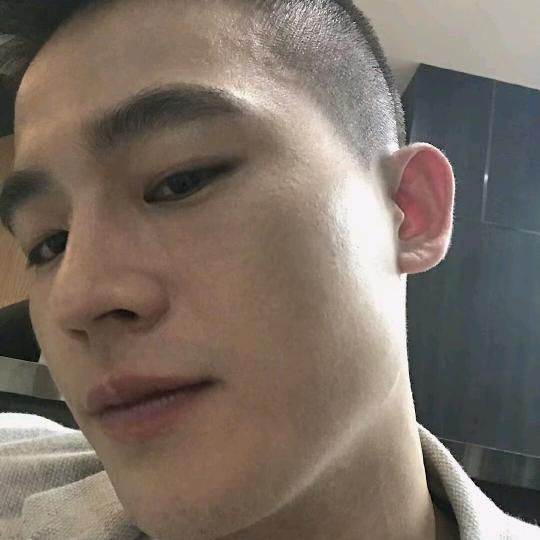 - 吉佧.佳欣