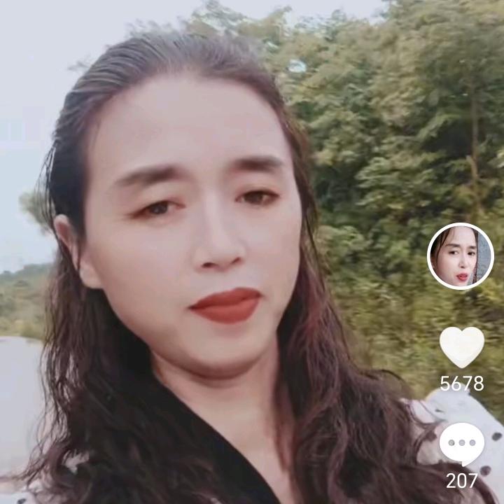 快乐的笨女人