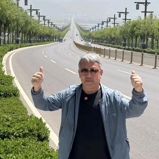丁丁爸爸