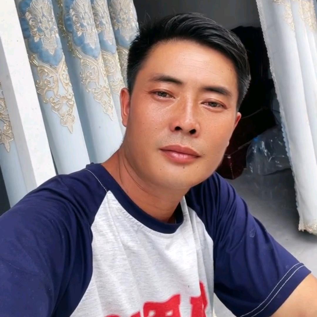 农村养殖🐗大叔