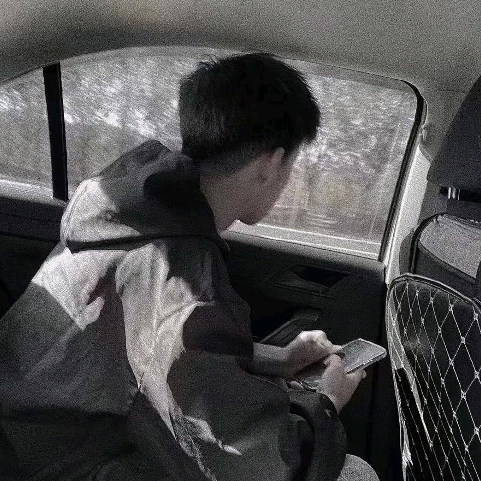 细狗（见人就发烟）