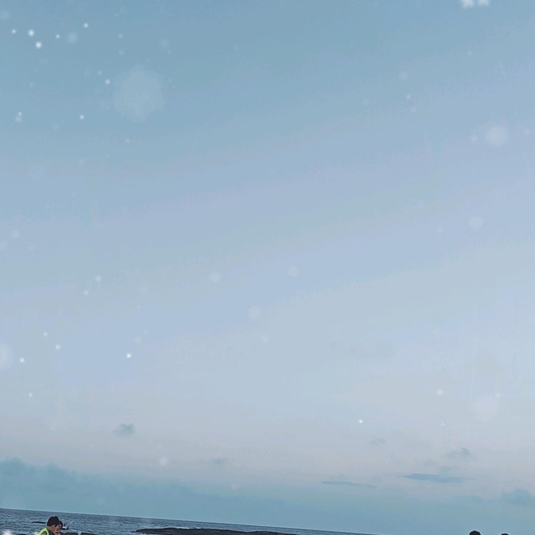 我在大大的沙滩挖呀挖呀挖