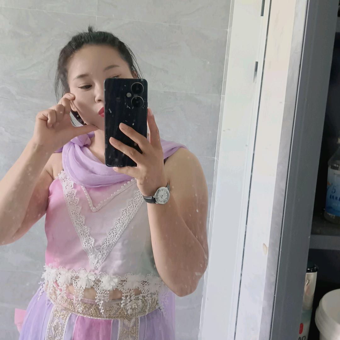 安龙腊妹小白狮水芙蓉———香香