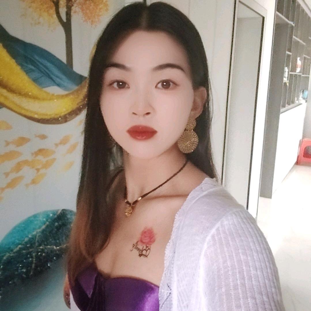 周洪英