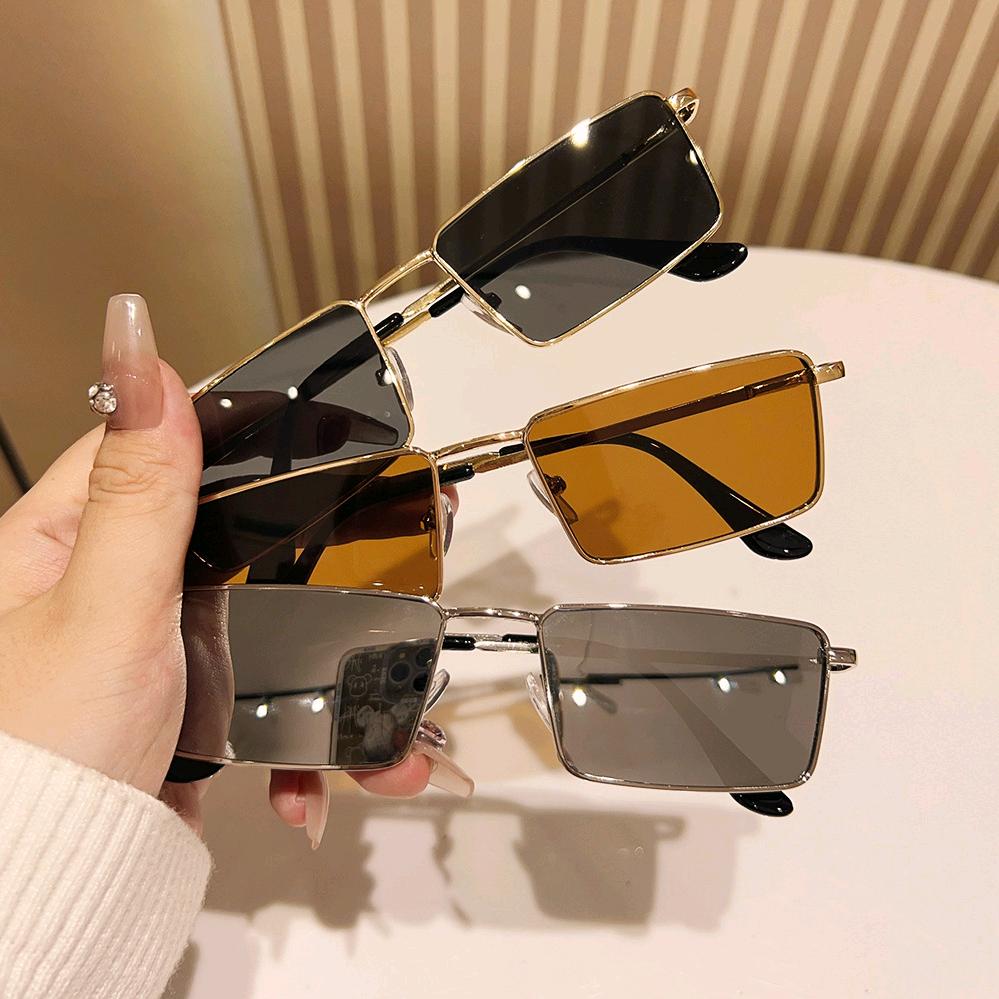 KISS GLASSES