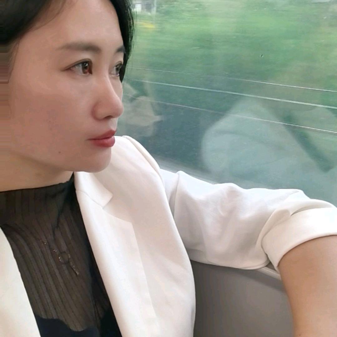 熊英