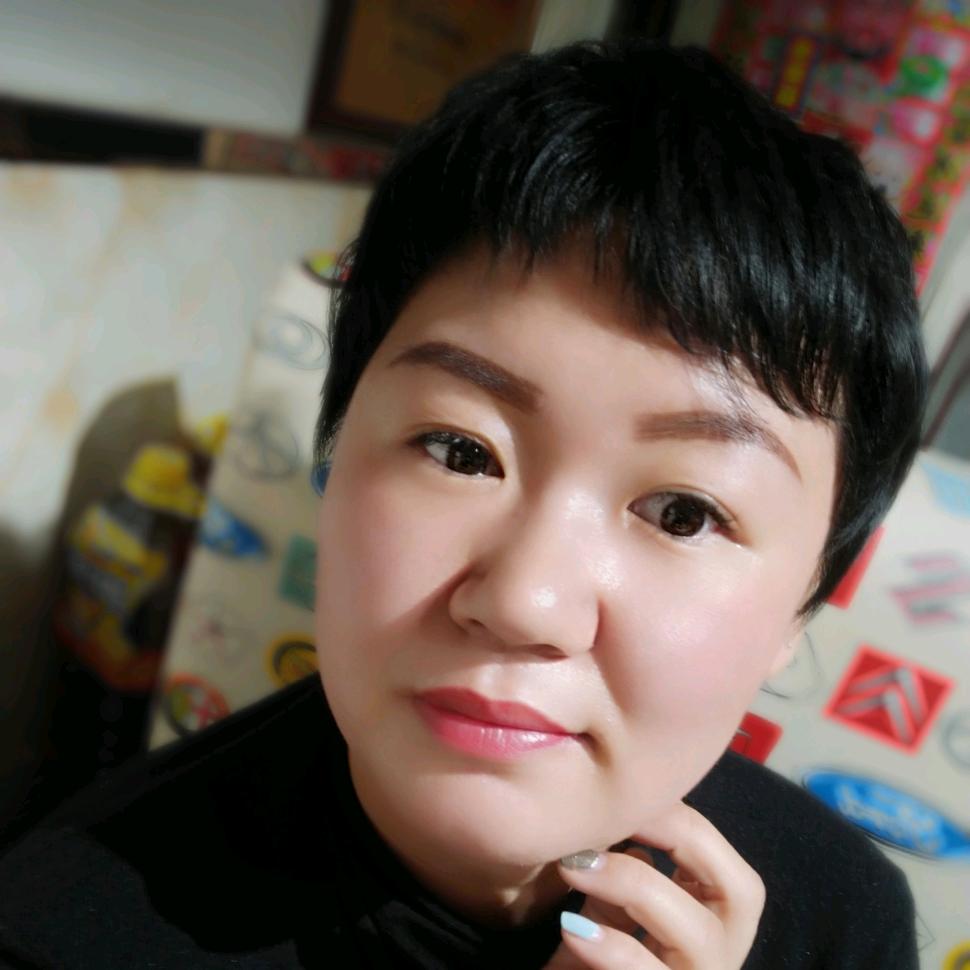 小霞