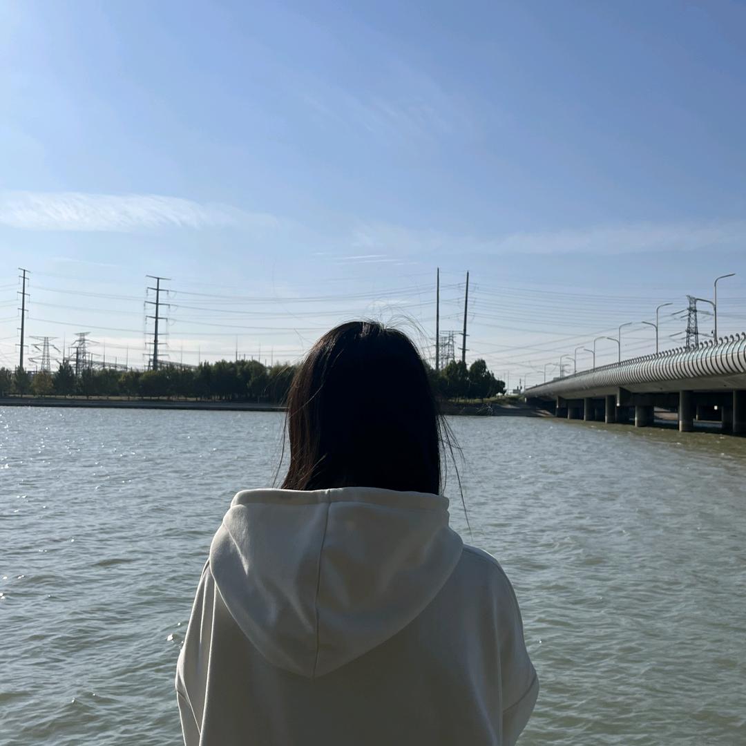 亿妤YU