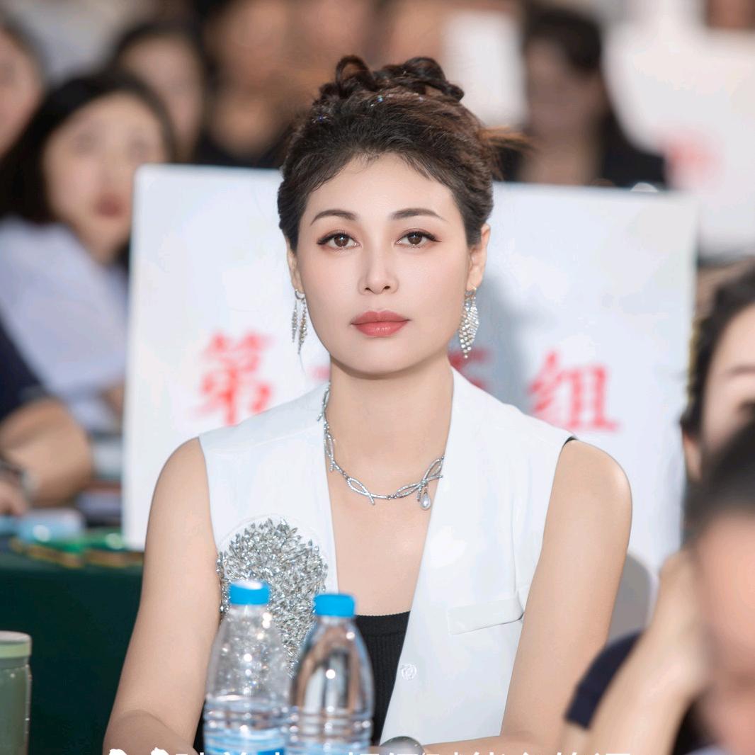 玲玲 专注问题肌🌸轻奢抗衰