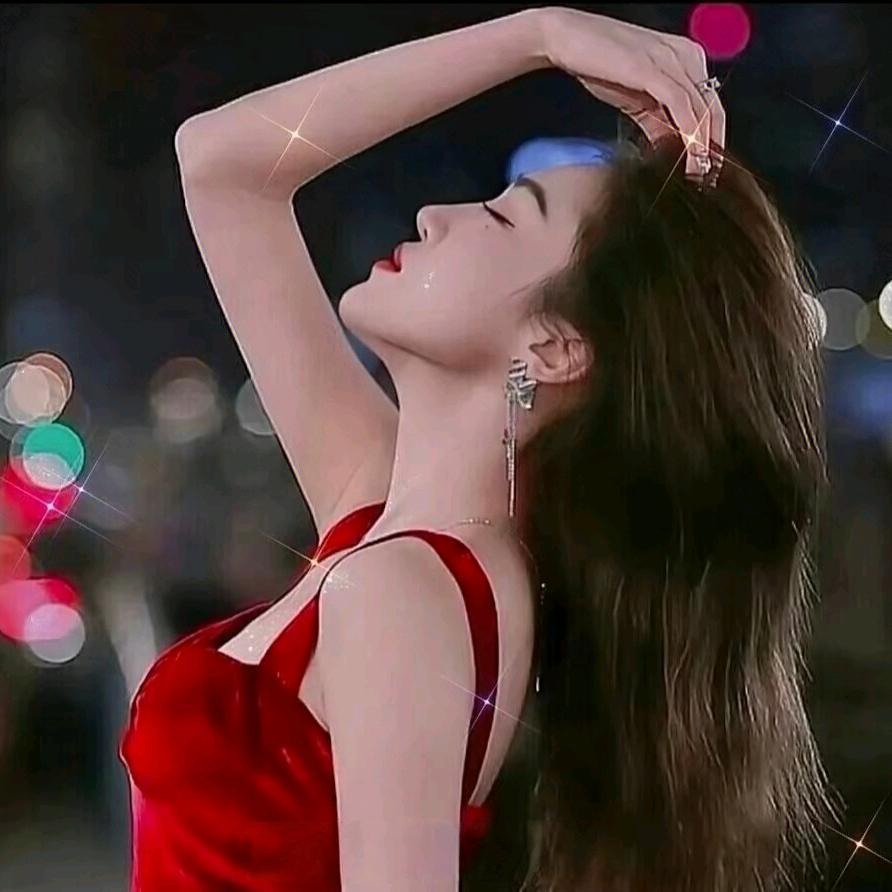 玫瑰🌹园里的女人