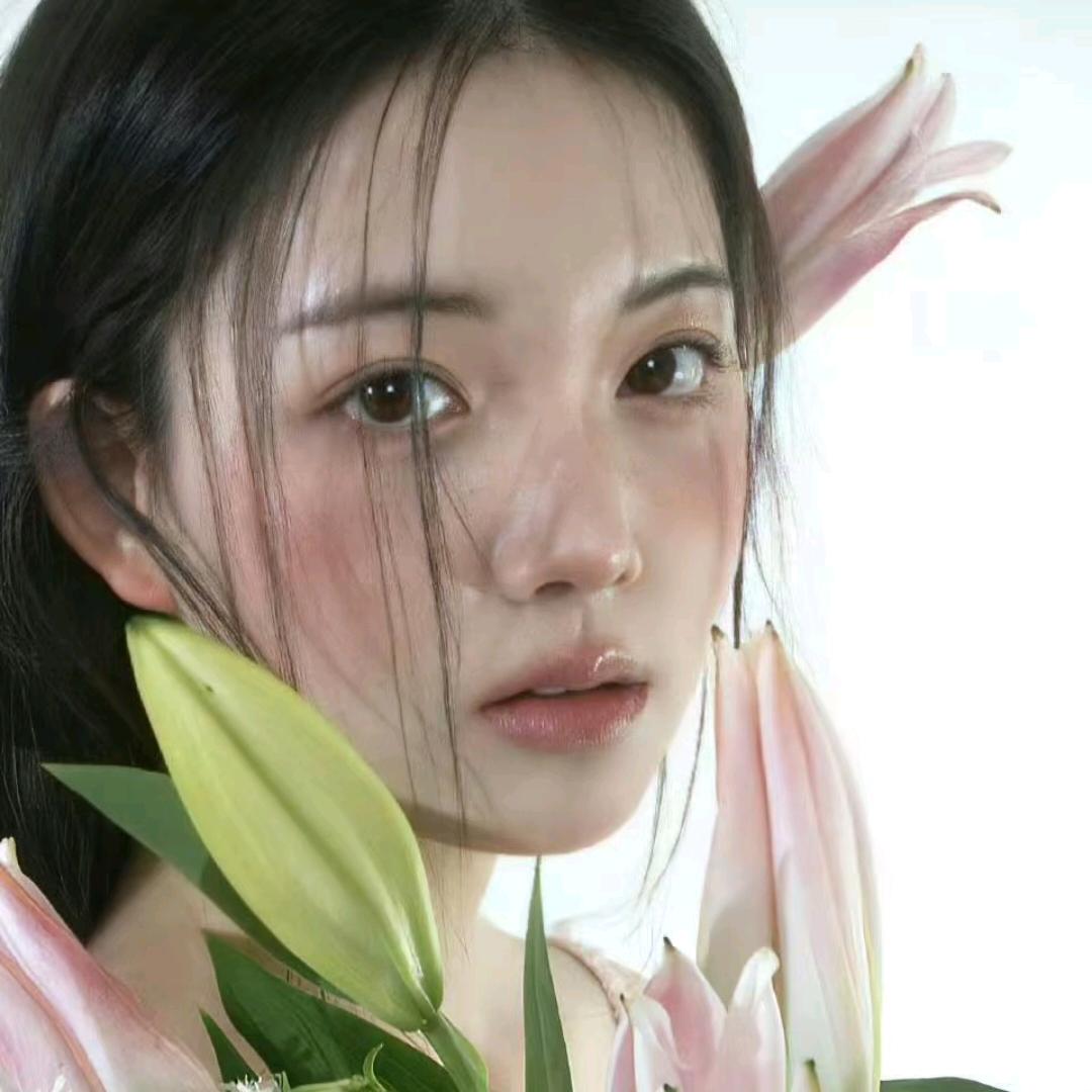 喜欢小狗的小猫