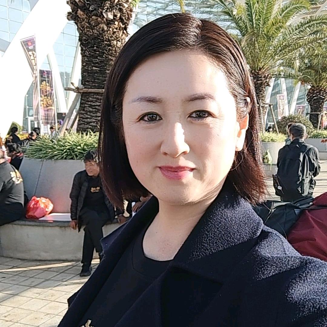 衣贵人服装店