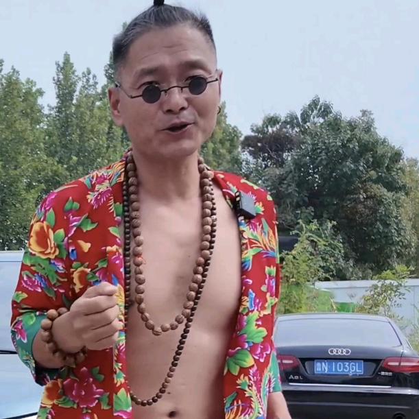 金三角小花袄二手车