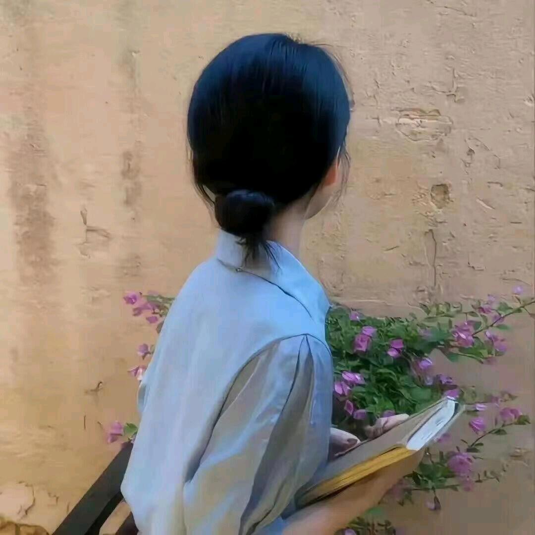 柒月