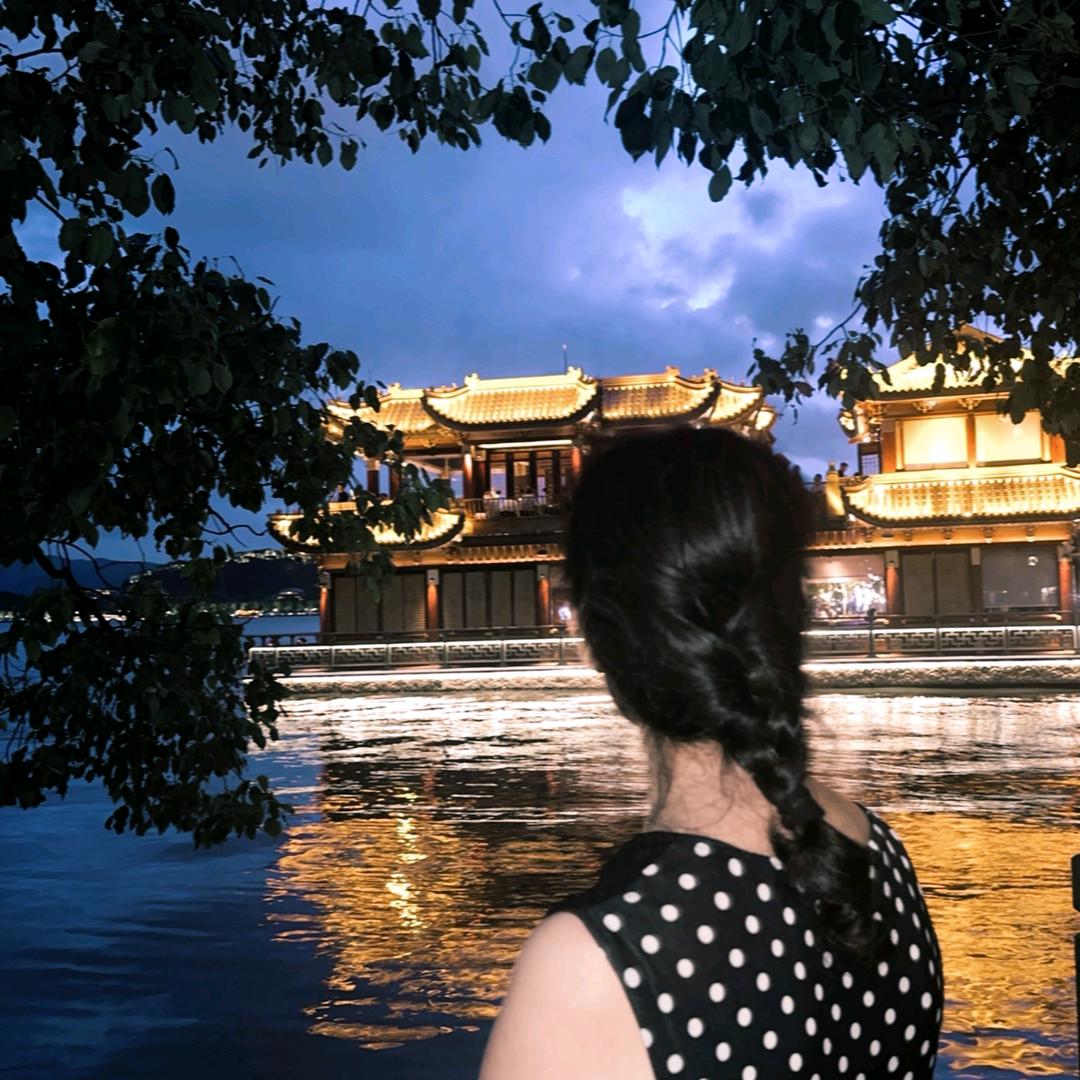 叶子姐（首播早5点39）