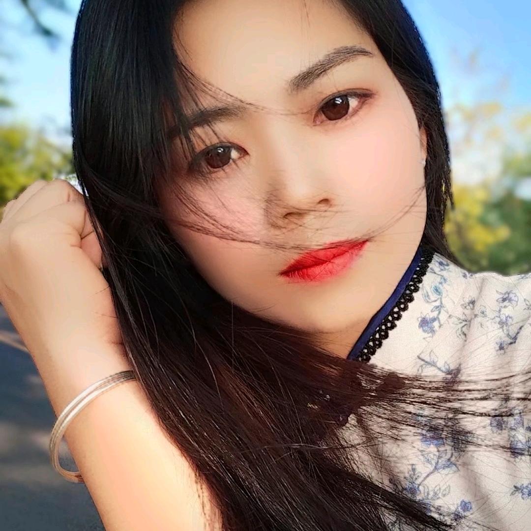 邝秋秋摆摊记