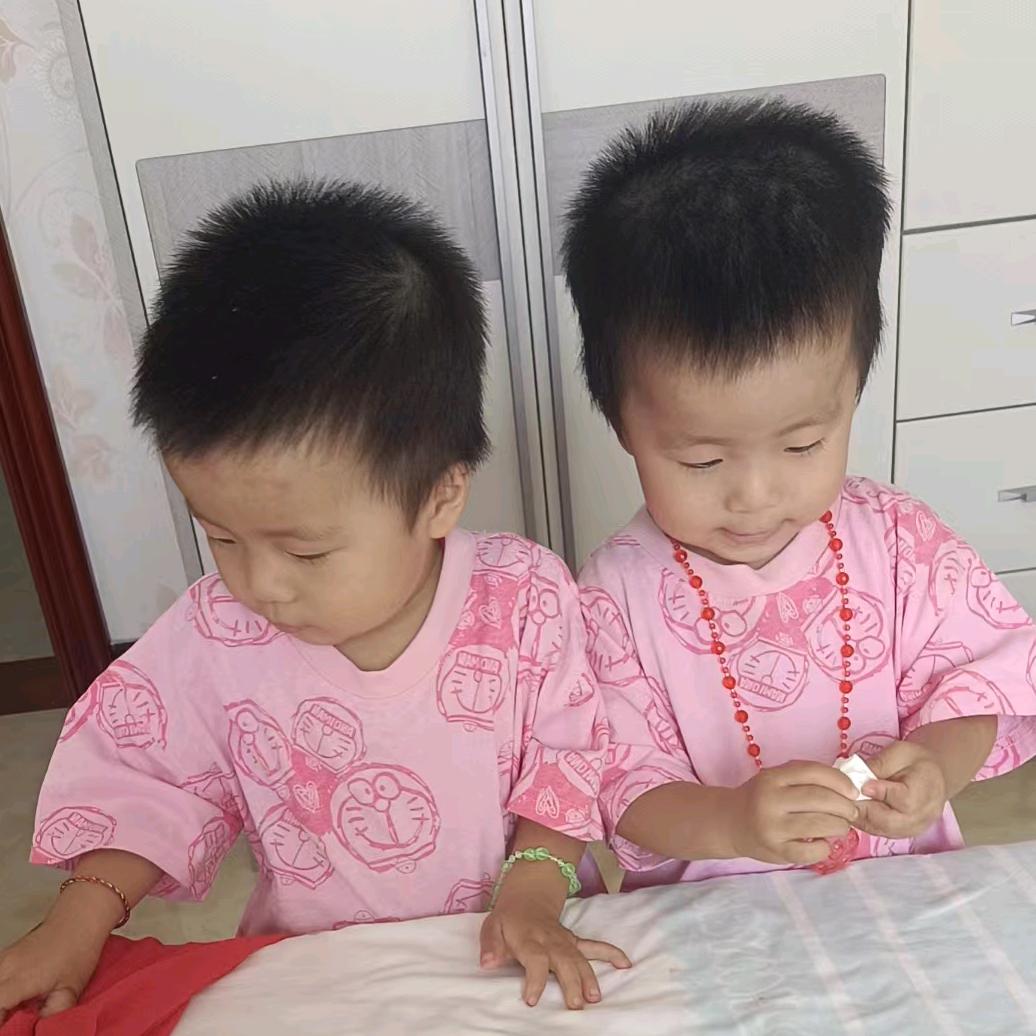 强子家De两千金