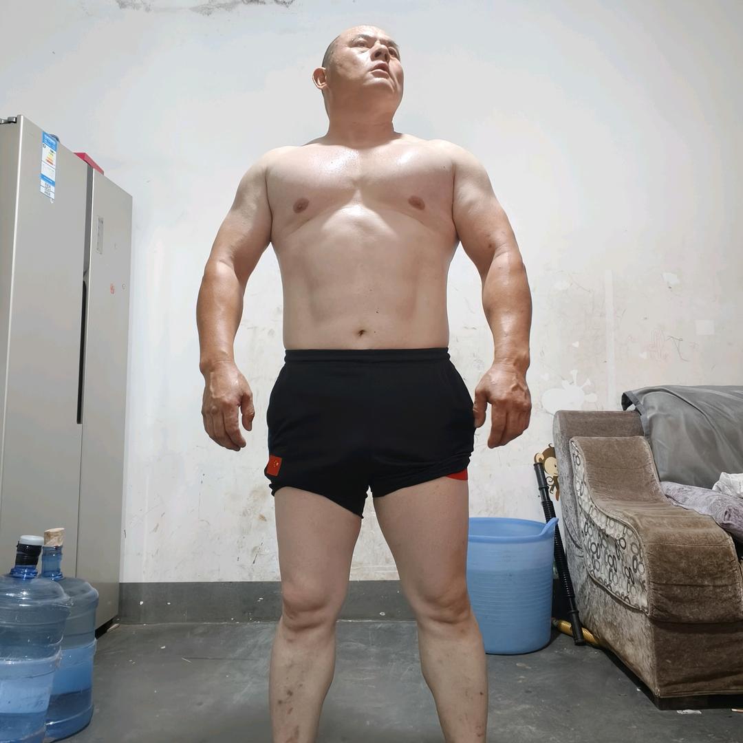 徒手运动力哥