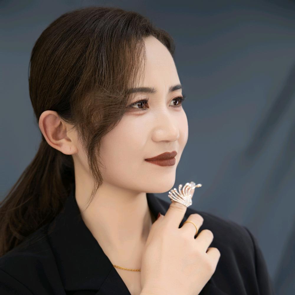 临猗艾慕婚纱礼服馆