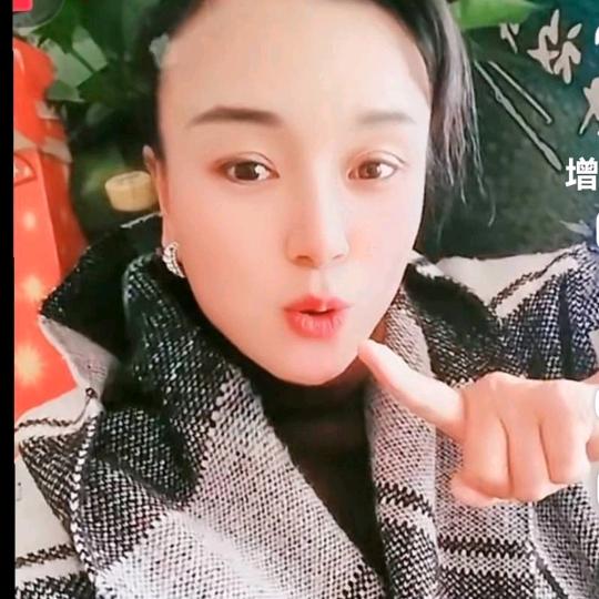 @莉