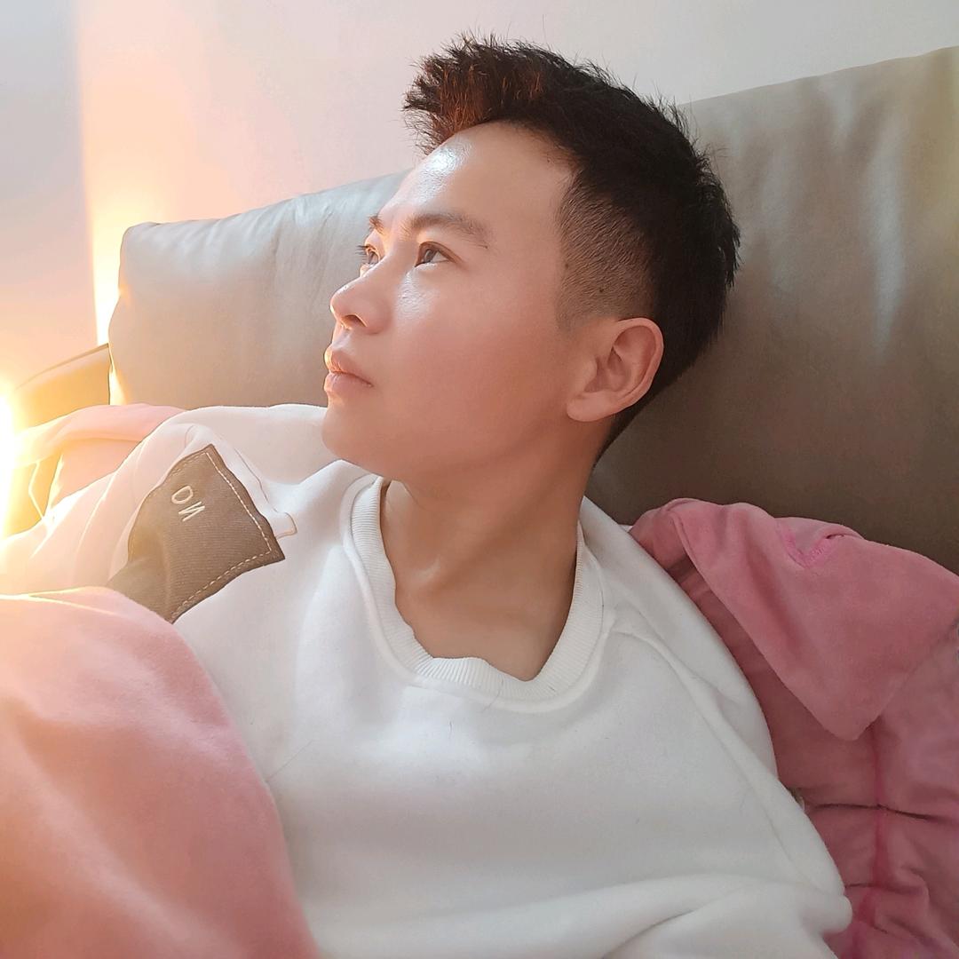 小伙不乖