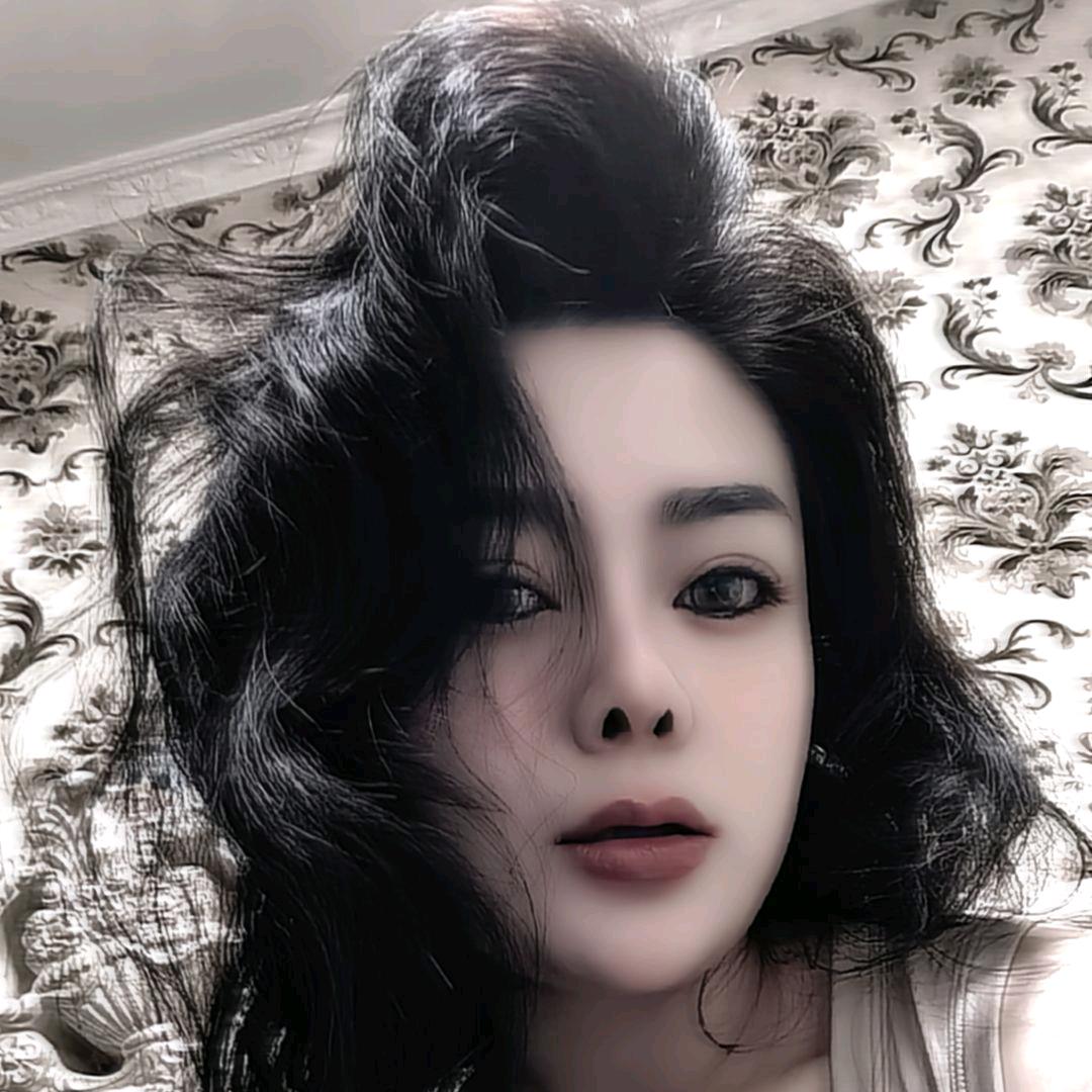 C.泩