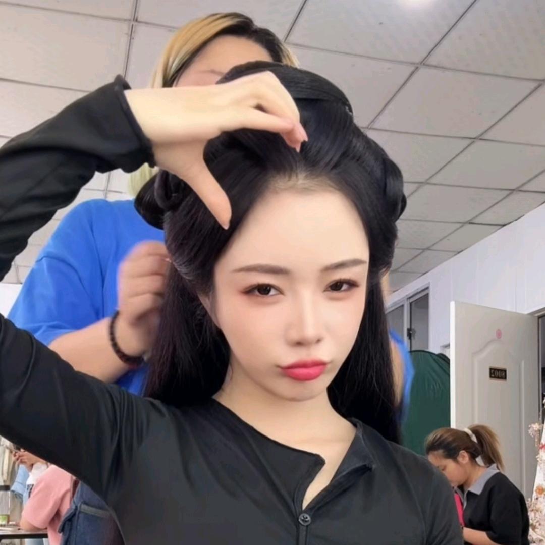 吃一口桃子