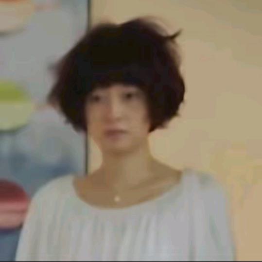 一朵风中摇曳的00