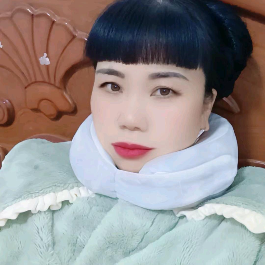 爱笑的长头发