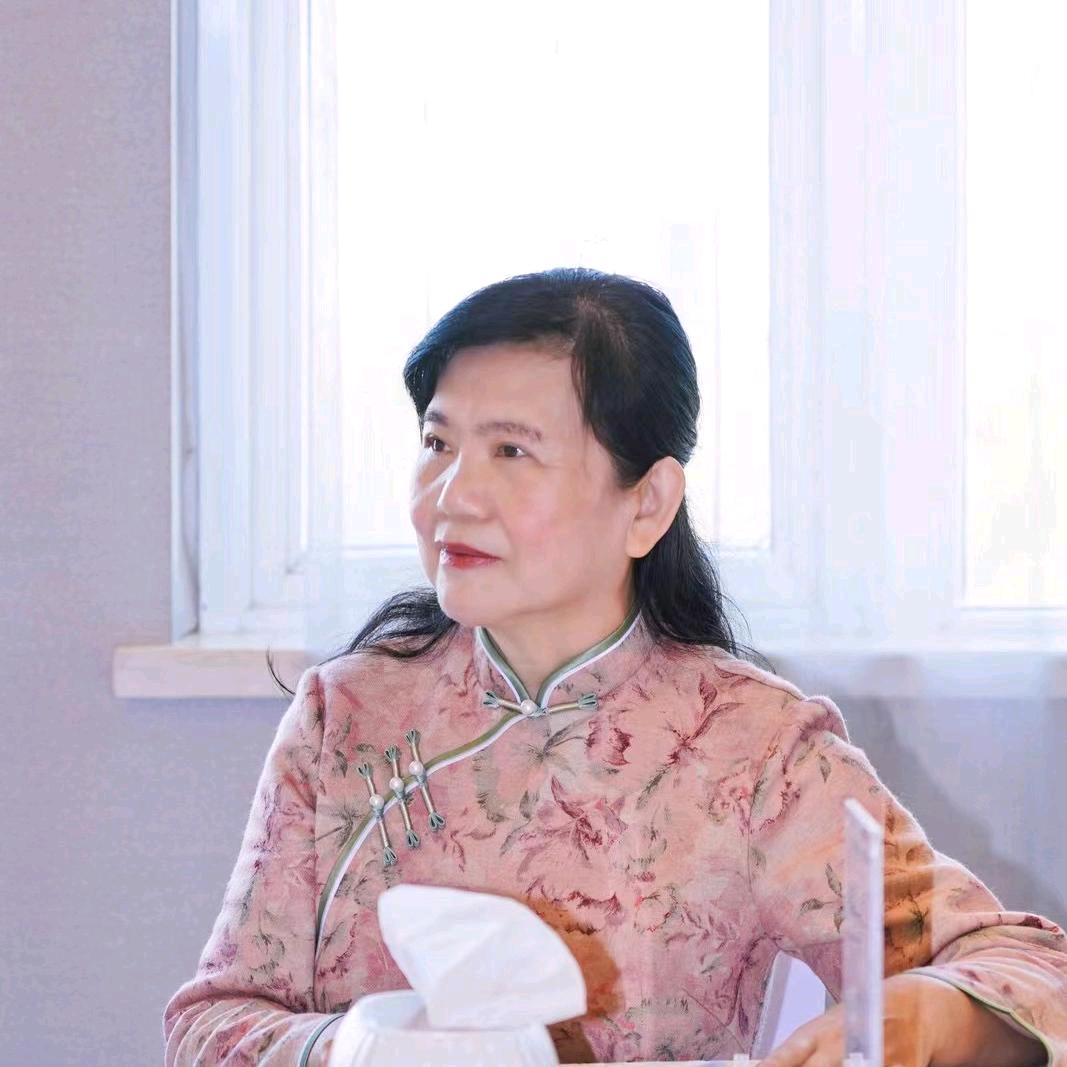 情歌张姐的头像